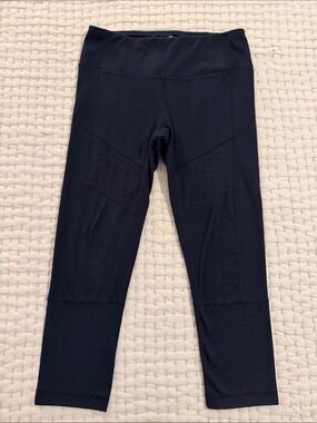 Yogalicious Navy Performance Cropped Leggings with Vent Panels